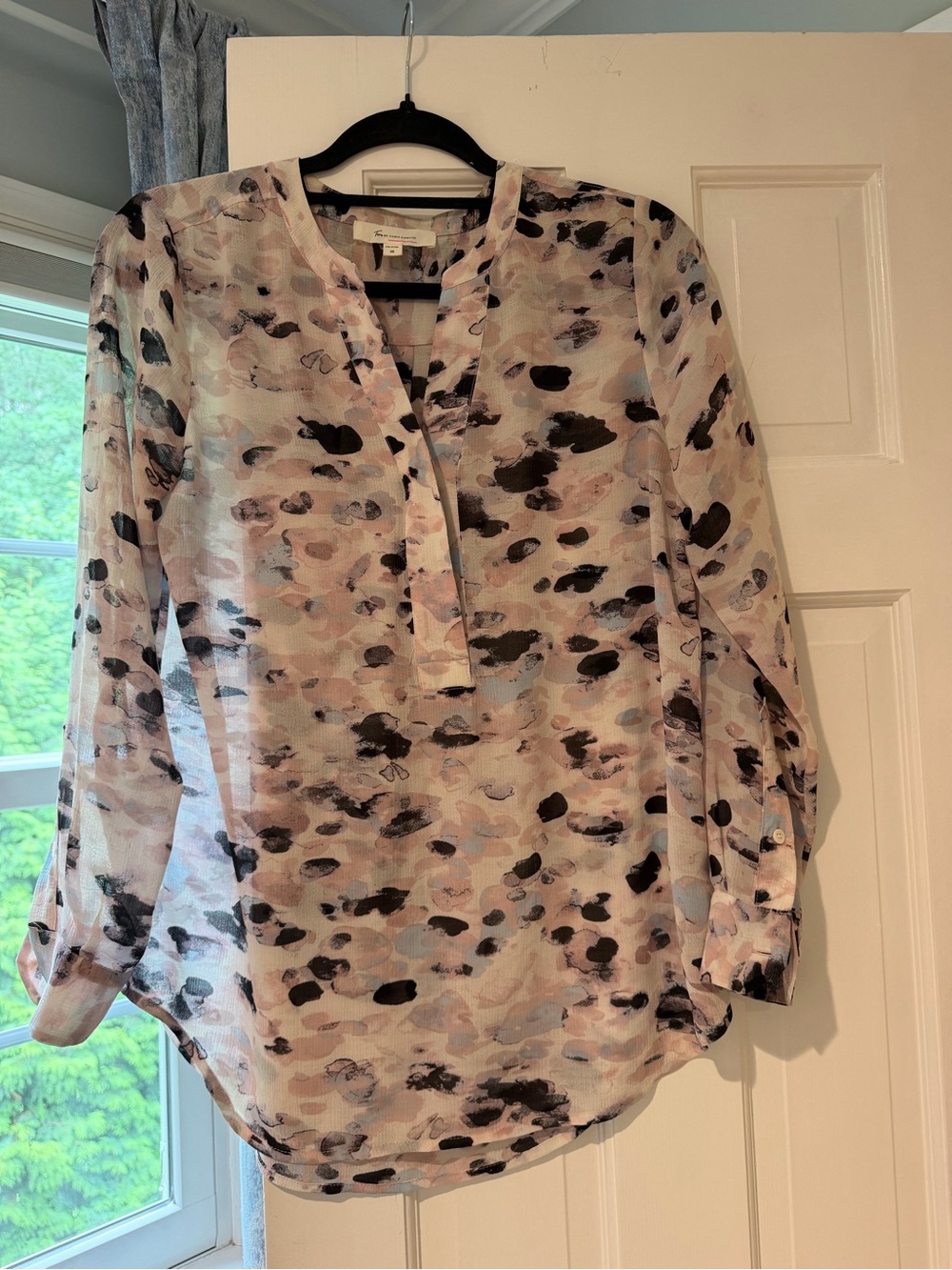 Two by Vince Camuto Pink Multi Printed Split-Neck Tunic